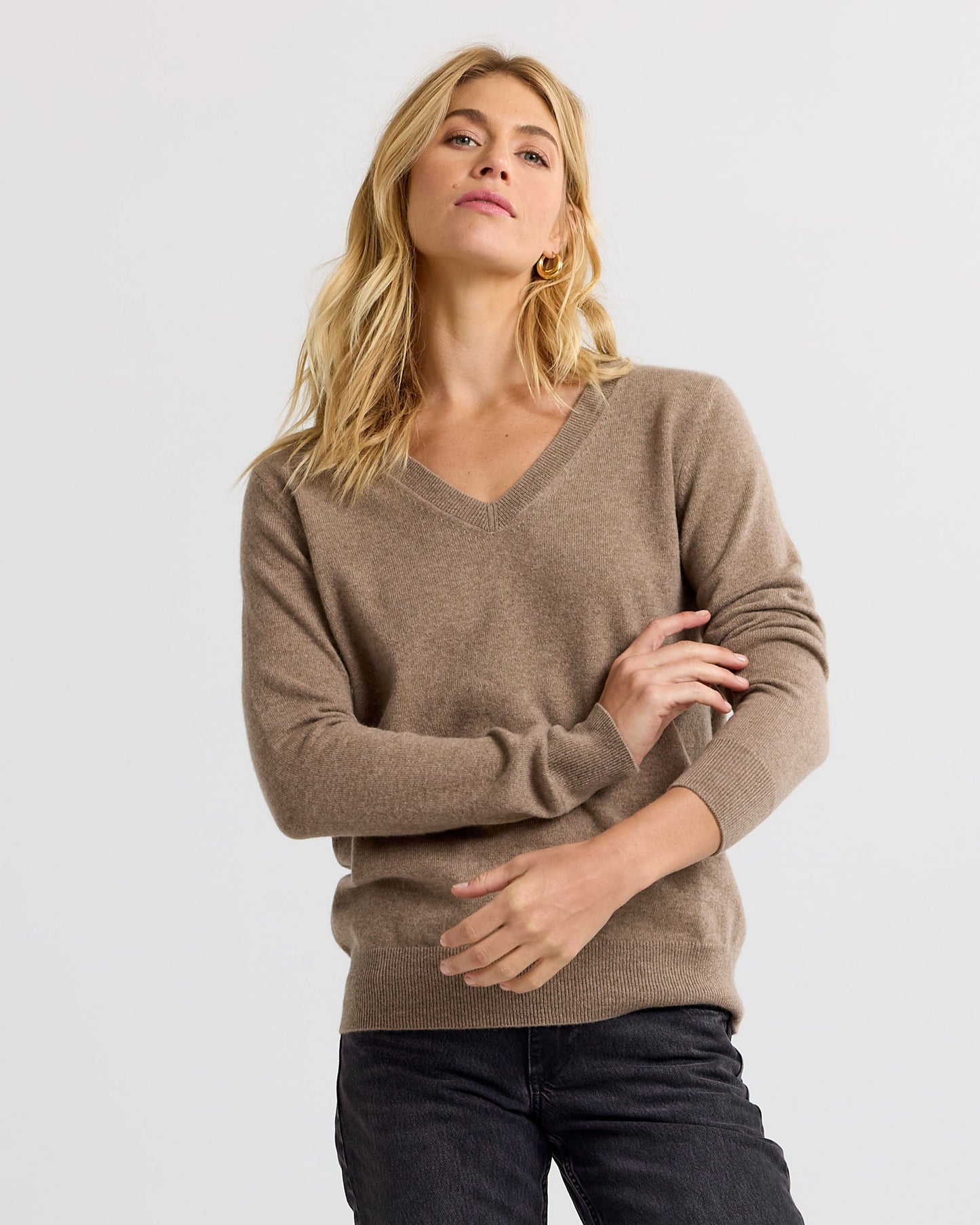 Essential Cashmere V-Neck