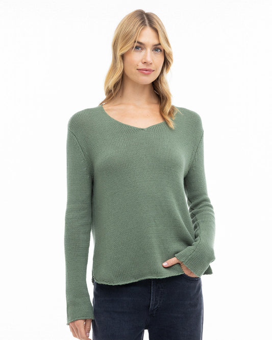 Round Edge V-Neck